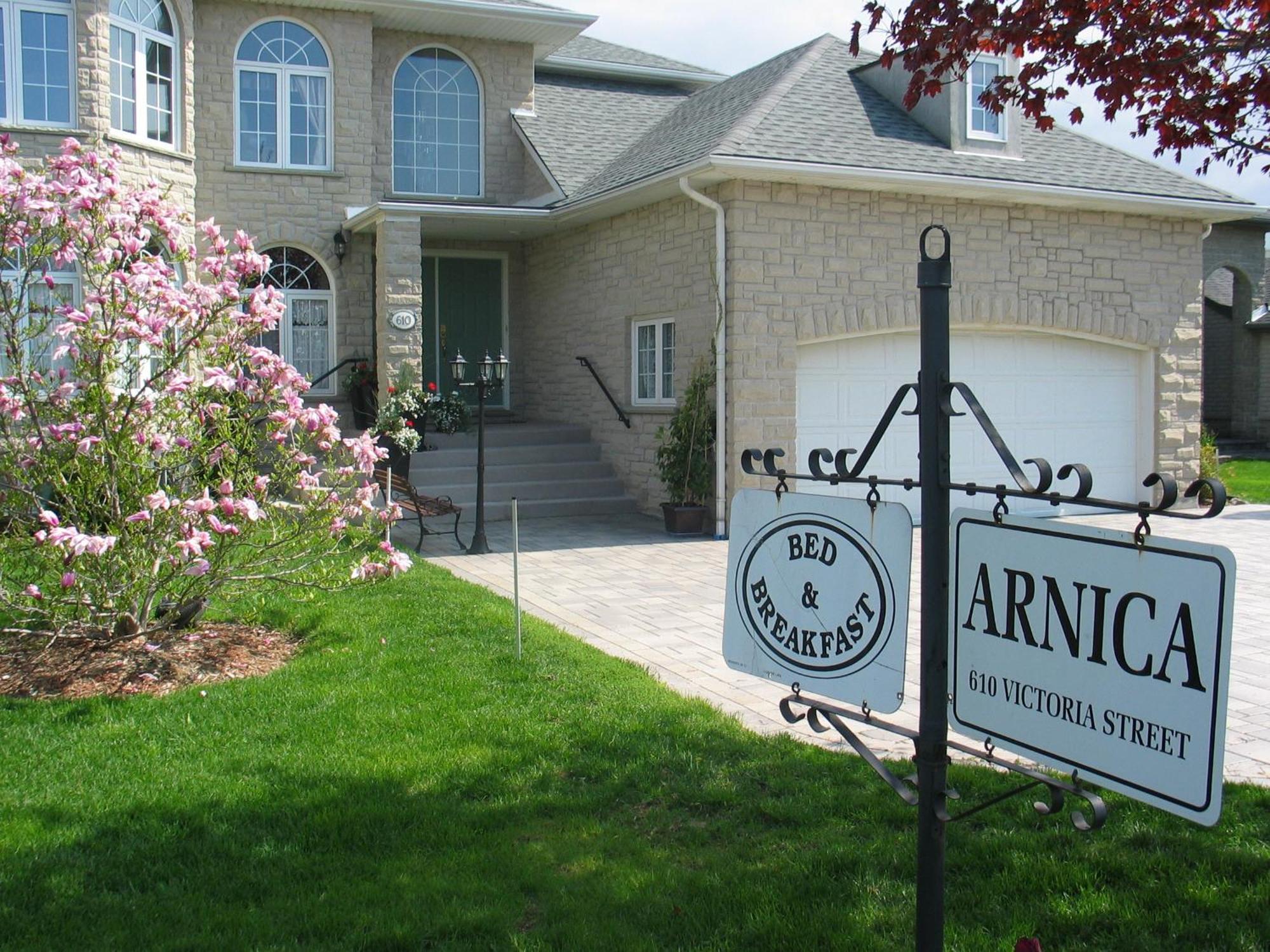 Arnica Bed & Breakfast Bed & Breakfast Niagara-on-the-Lake Bilik gambar